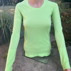Lululemon Swiftly Tech Long Sleeve Size 4